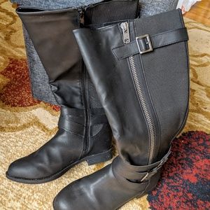 Black knee boots size 9W